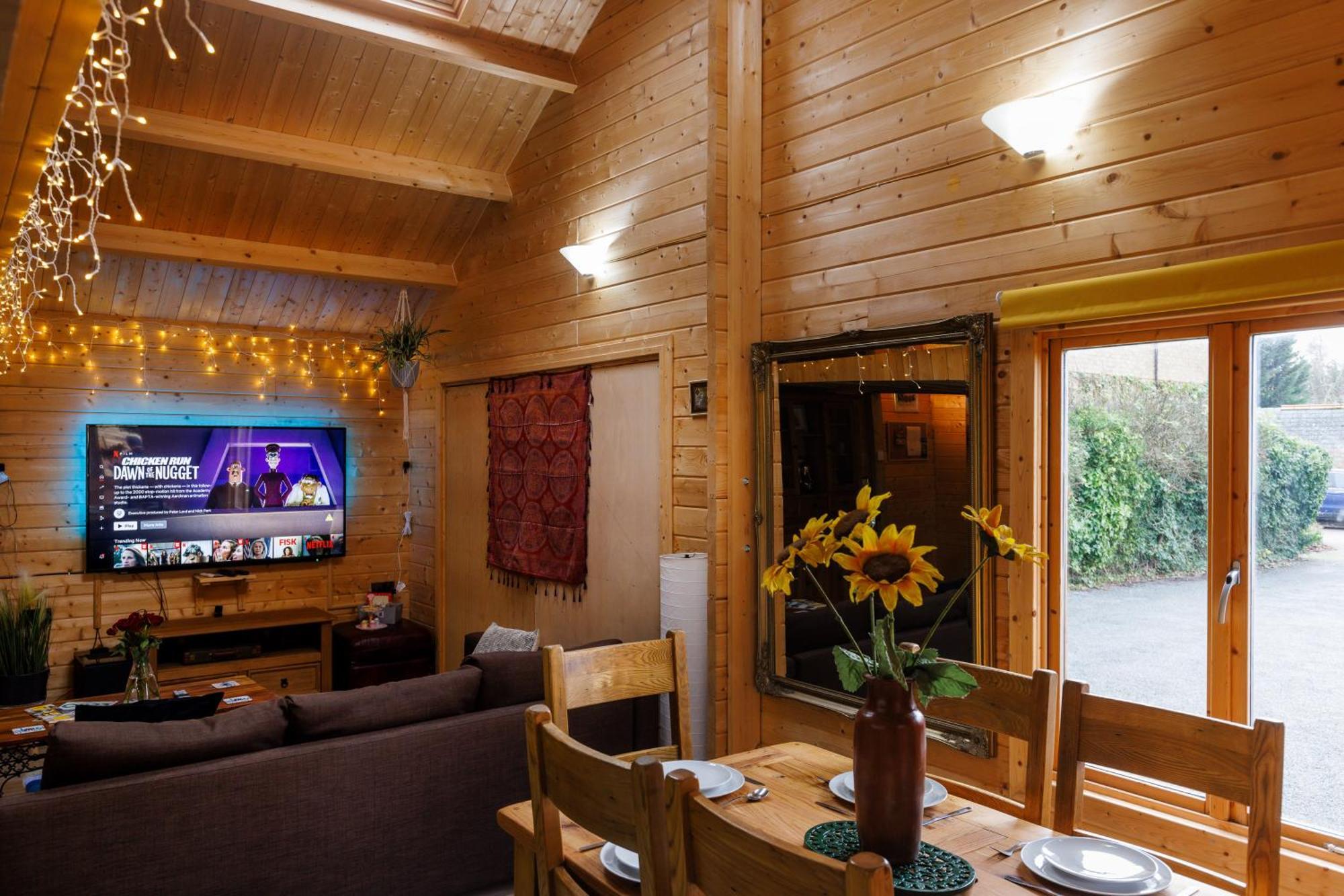 Spacious Cabin Evcharger And Free Parking Near Cambridge 外观 照片